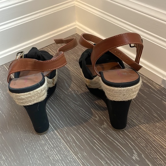 Material Girl Wedges - size 6.5 - Picture 3 of 5